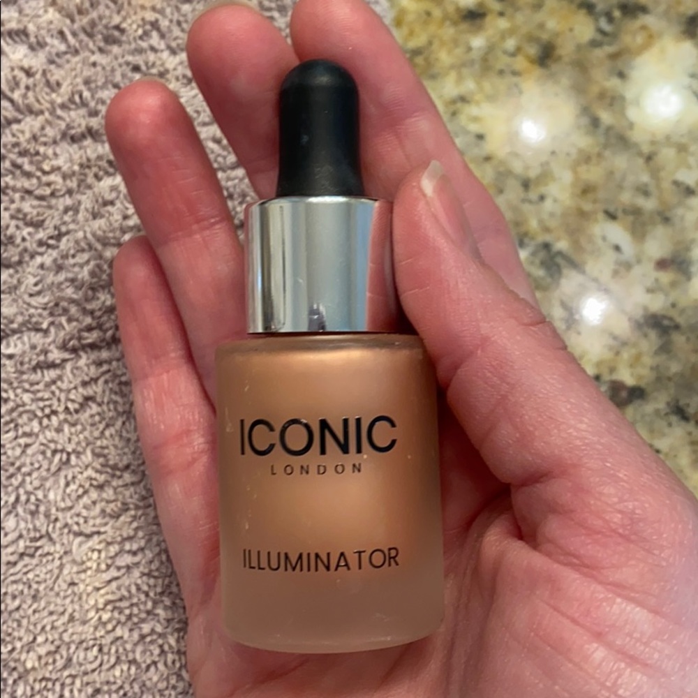 Iconic London Illuminator in Blush